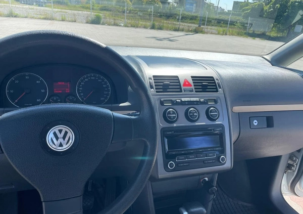 Volkswagen Touran cena 12900 przebieg: 234000, rok produkcji 2007 z Słupsk małe 121